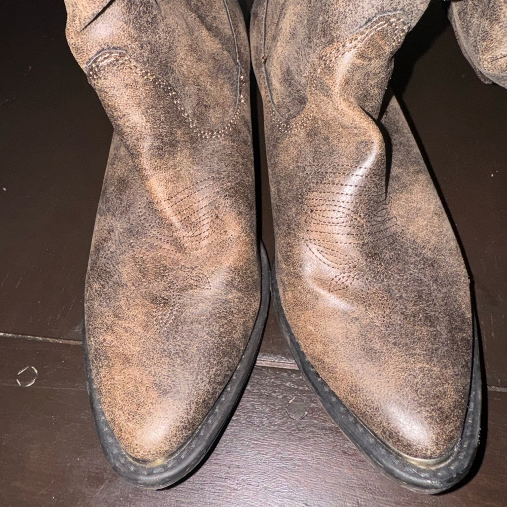 Cowboy boots - Picture 3 of 3
